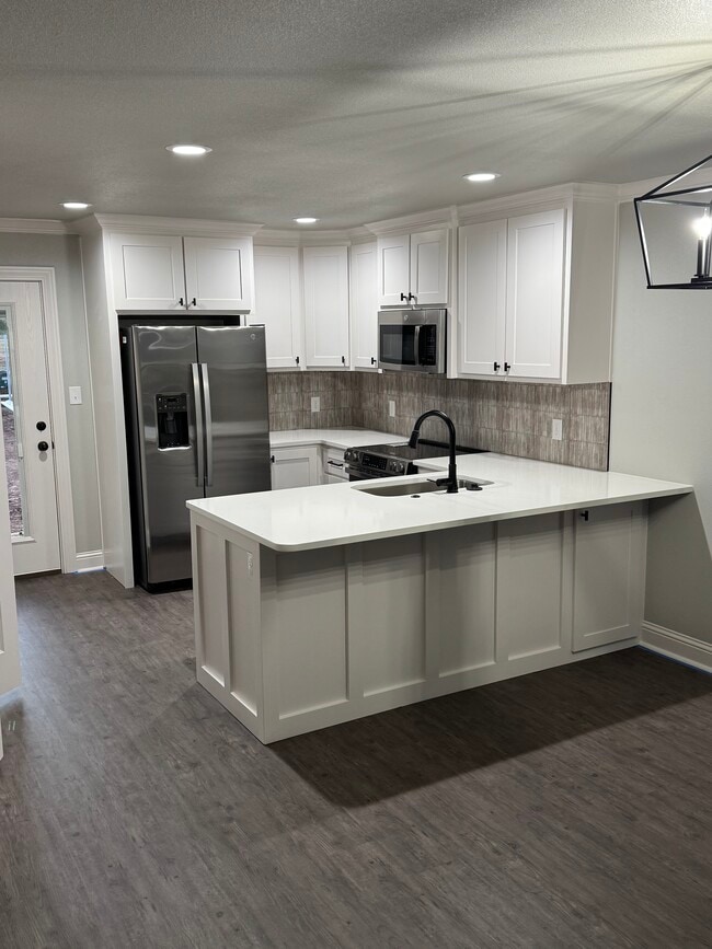 Building Photo - 345 Woodstock Ln