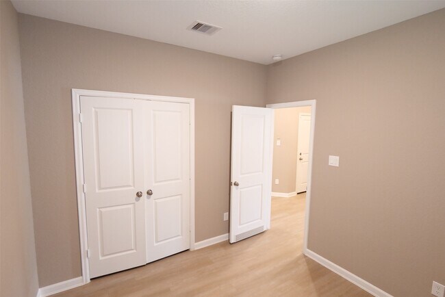 Building Photo - 7211 Songlark Lndg Ct