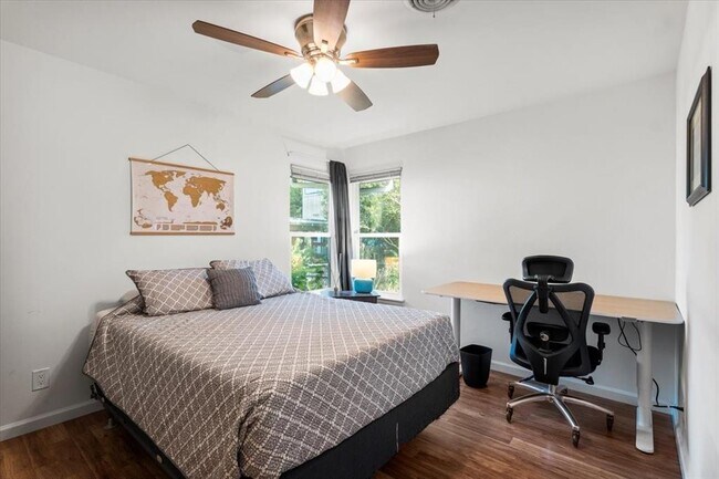 Building Photo - 1611 Ashberry Dr