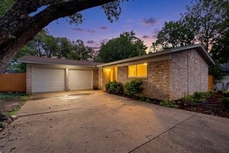 Building Photo - 9807 Dallum Dr
