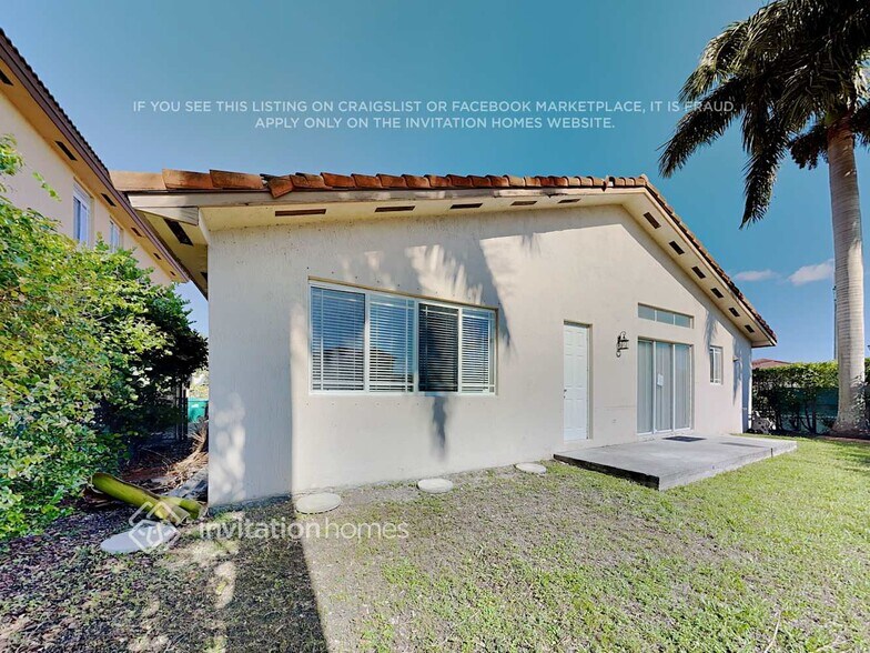 Building Photo - 6401 SW 162nd Ct