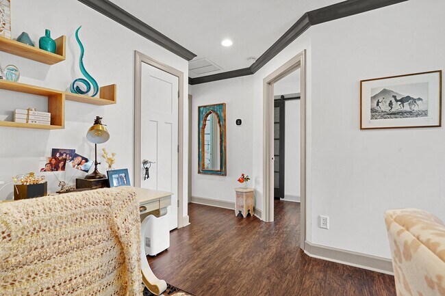 Building Photo - 500 Turnberry Ln