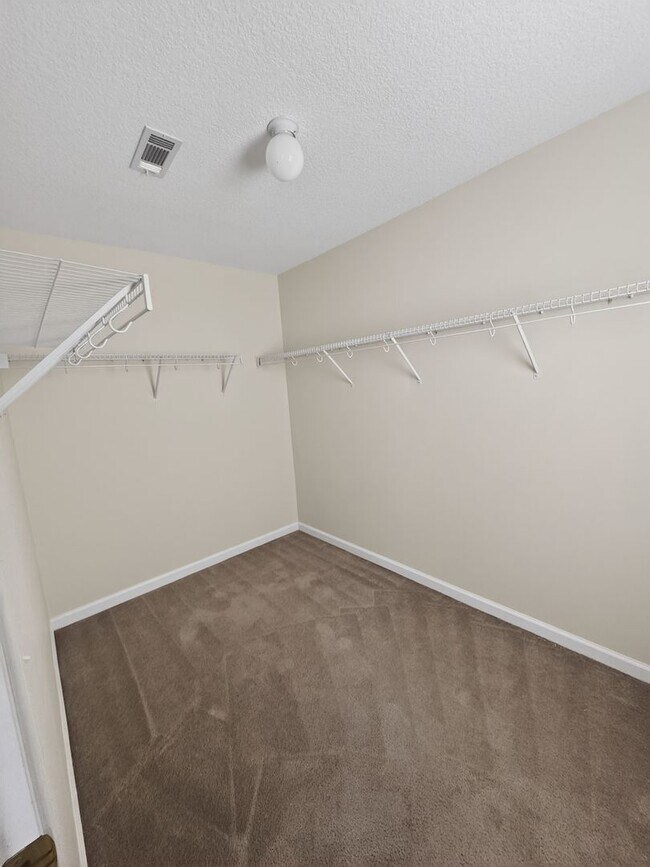 Building Photo - 403 Valdez Ct