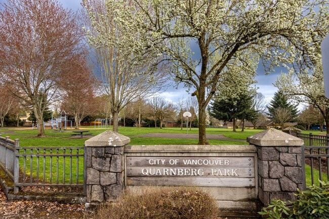 Building Photo - 3 bedrooms with loft/office. Built in 2024