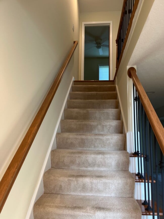 Building Photo - 494 Radcliff Dr
