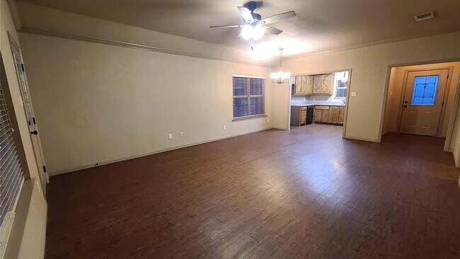 Building Photo - 1110 Avendale Dr