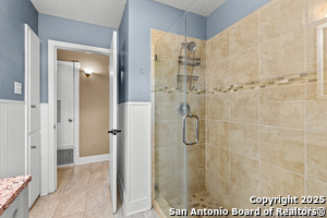 Building Photo - 4414 Tropical Dr