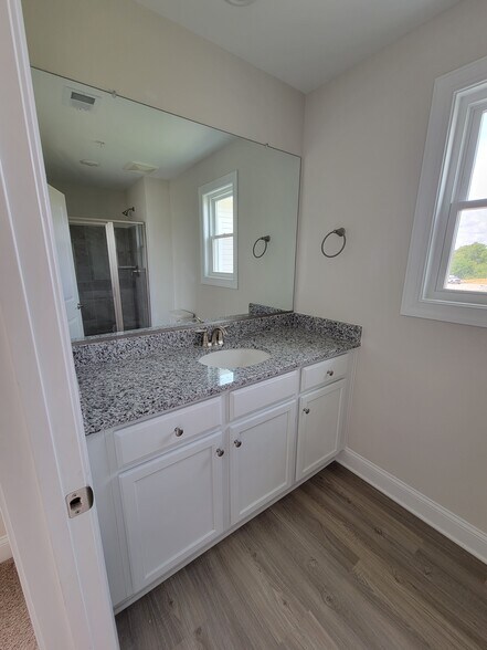 Building Photo - 10101 Amelia Ct