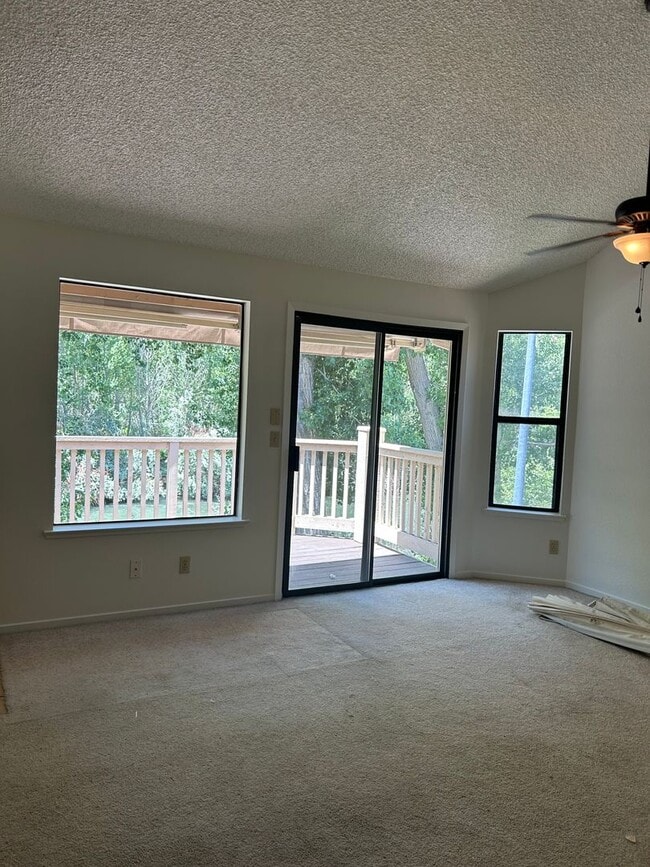 Building Photo - Idlewild Riverfront condo