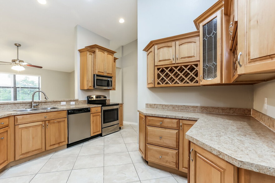 Building Photo - 487 SW 169th Terrace