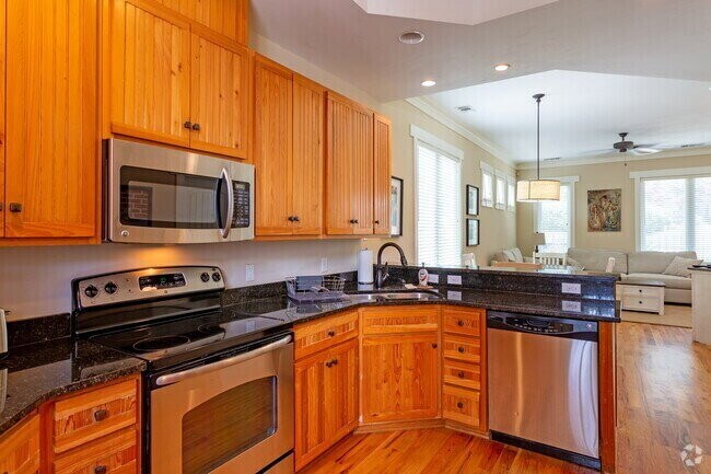 Building Photo - Leasing for FALL 2026! 3Bed/3Bath Townhouse walking distance to FSU! $850/room! FULLY FURNISHED!