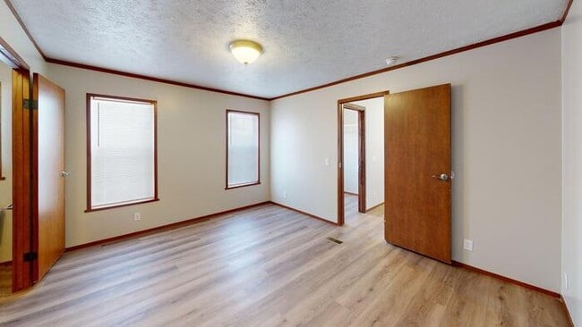 Building Photo - 129 American Ave