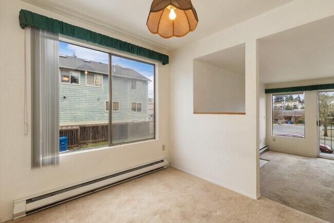 Building Photo - Spacious 1 Bedroom Apartment w/ Parking in Briercrest