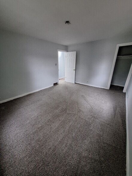 Building Photo - 1613 Jackson Ave