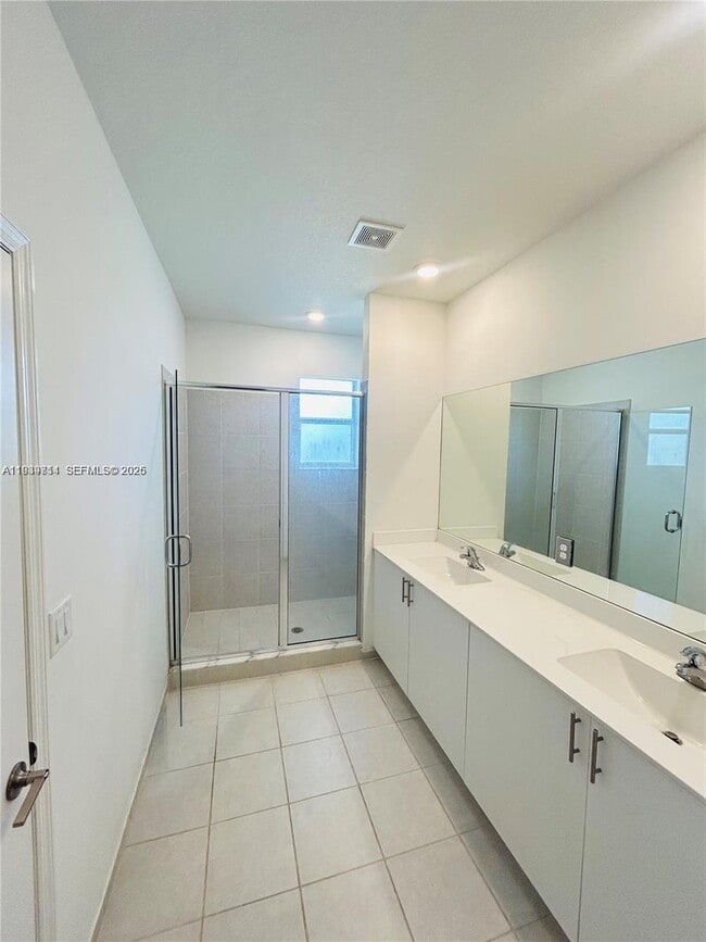 Building Photo - 2617 SE 10th St