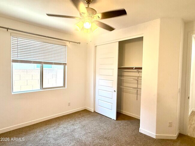 Building Photo - 1533 W Carmen St