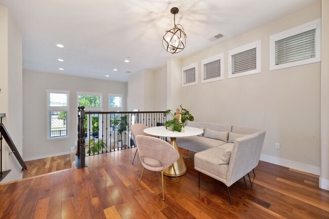 Building Photo - 3 bedroom | 2.5 bathroom | Crocker Village Brownstone