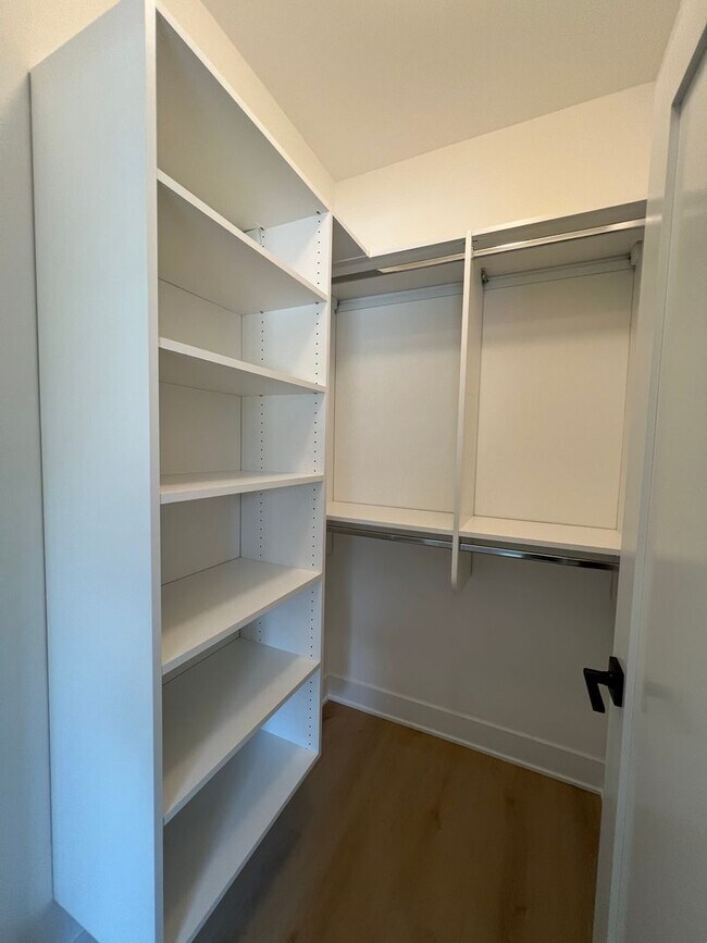 Building Photo - 4231 S Champlain Ave