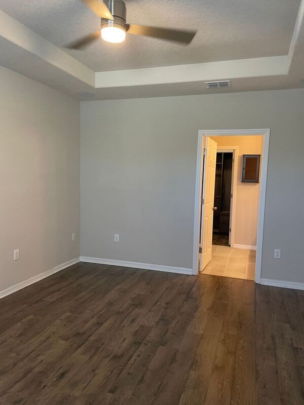 Building Photo - 2609 Amati Dr
