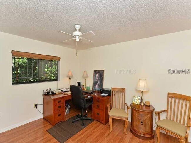 Building Photo - 4841 Palm Aire Dr