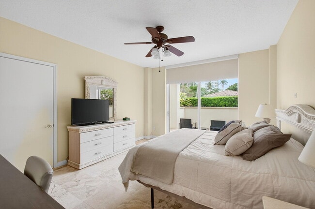 Building Photo - 3700 S Ocean Blvd