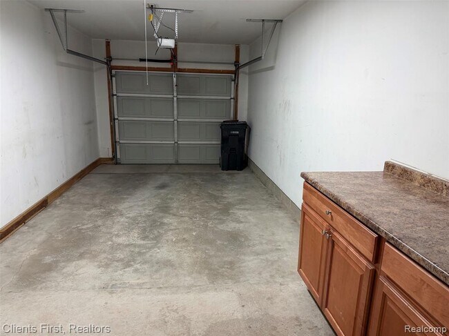 Building Photo - 16040 Morningside