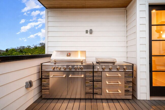 Building Photo - 48 Fern Ave