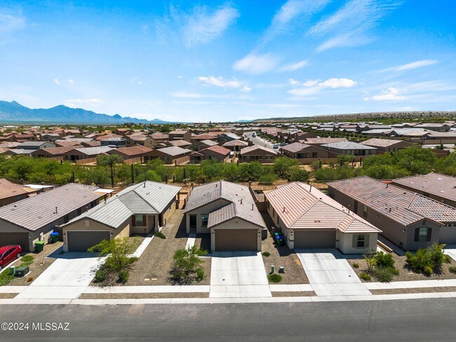 Building Photo - Beautiful Home in Rancho Sahuarita