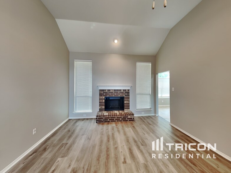 Building Photo - 88 Post Oak Dr