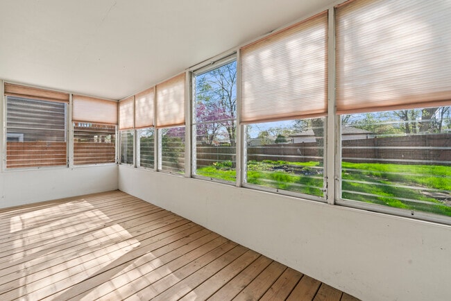 Building Photo - 15222 Huntington Ct