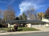 Building Photo - 835 Singingwood Dr