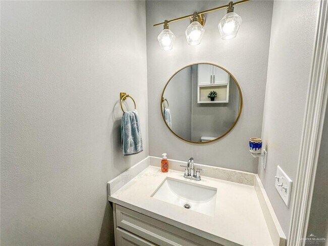 Building Photo - 24 Water Lily Ave