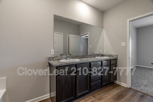 Building Photo - 9223 Foxing Blf