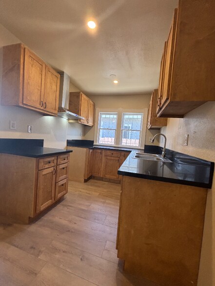 Building Photo - 5306 Cimarron St