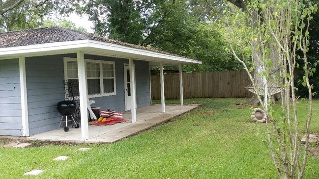 Building Photo - 385 Berry Rd