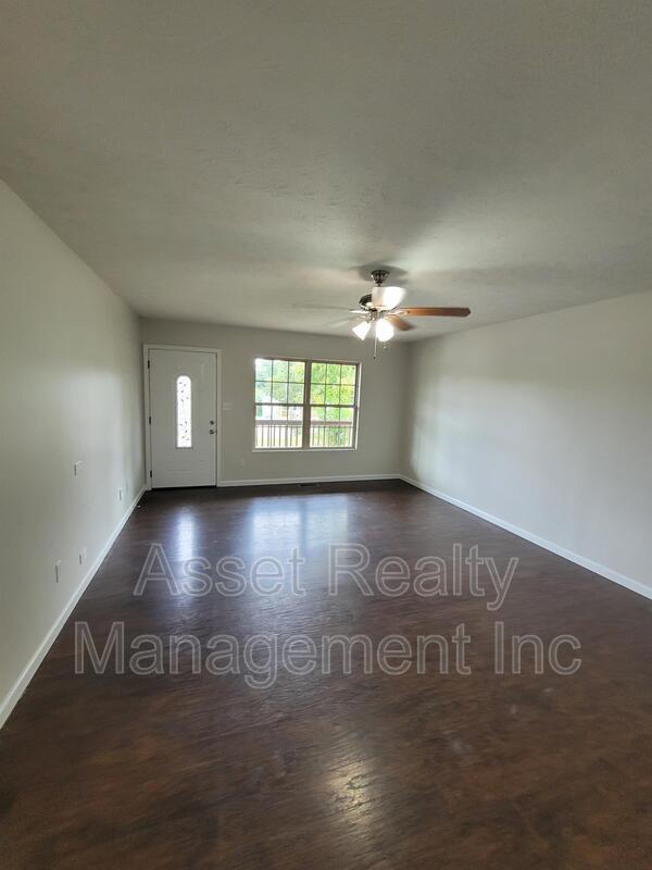 Building Photo - 2013 Paris Rd