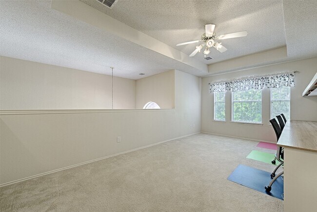 Building Photo - 9701 Thorncliff Dr
