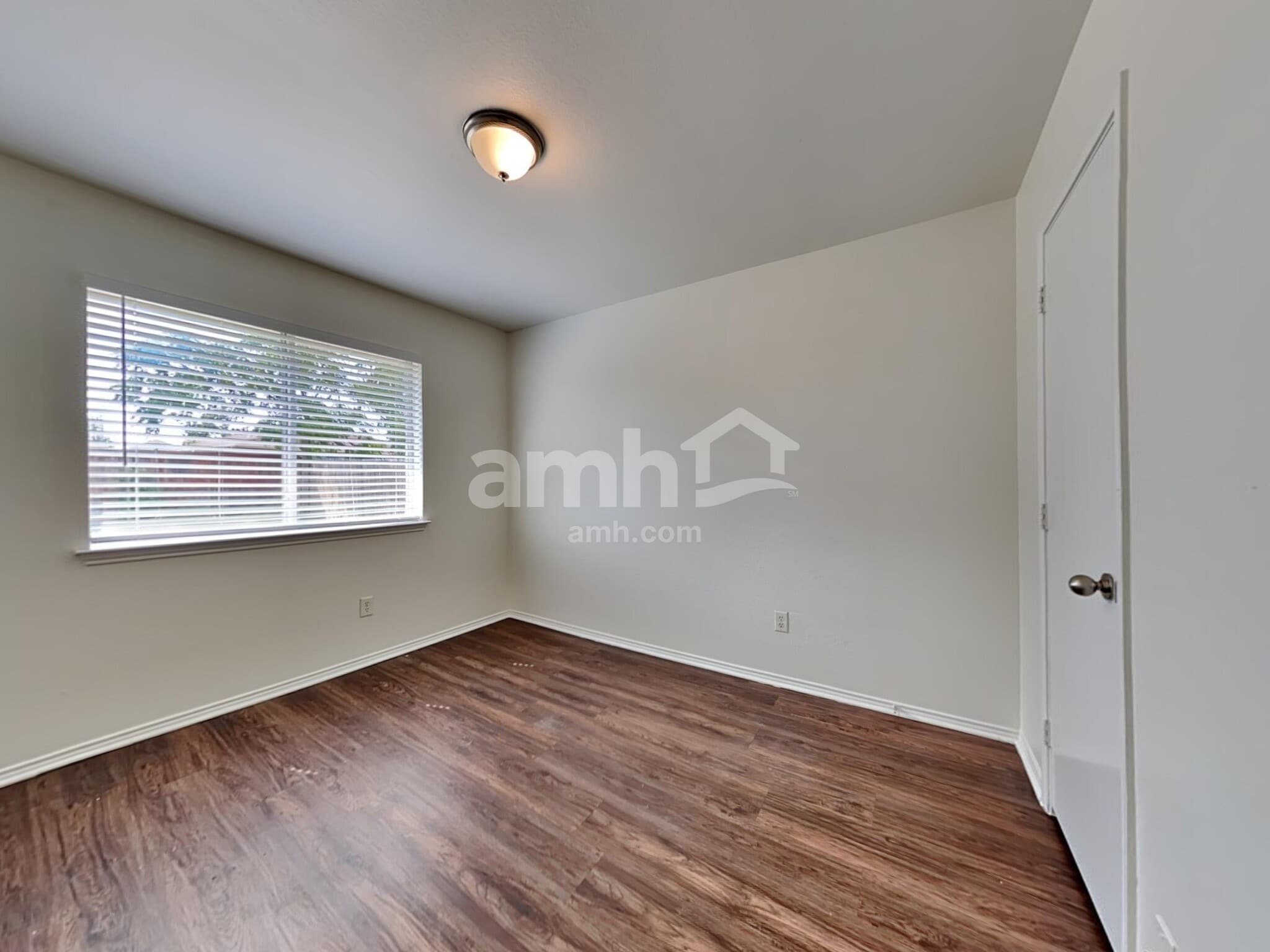 Building Photo - 1607 Tampa Bay Dr