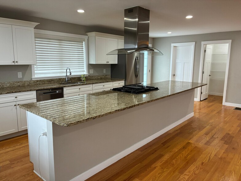 Building Photo - 4 Craftsman Ct