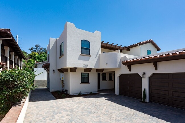 Building Photo - 2610-2612 Juan Street