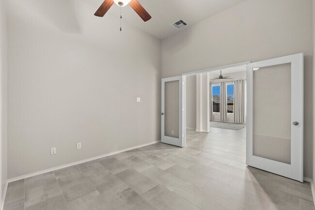 Building Photo - 25402 Kidwiler Dr