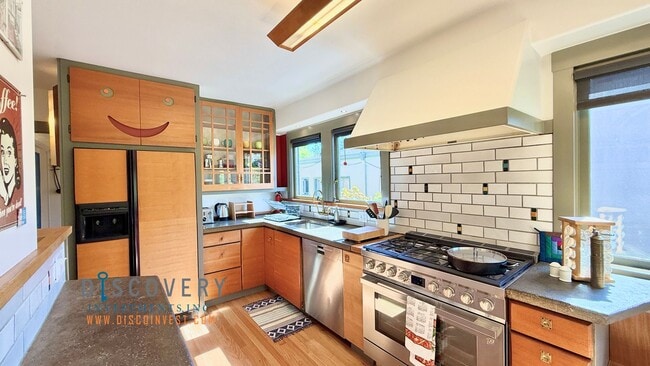 Building Photo - Charming Custom Retreat in Prime Berkeley ...