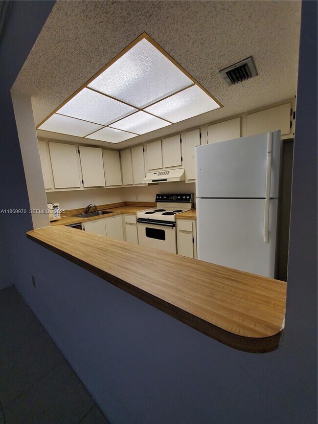 Building Photo - 5550 NW 44th St