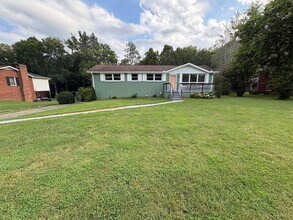 Building Photo - 1614 Shady Cir