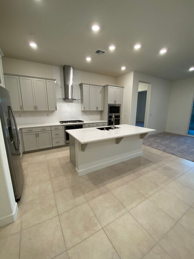 Building Photo - 4989 Gold Rush Dr