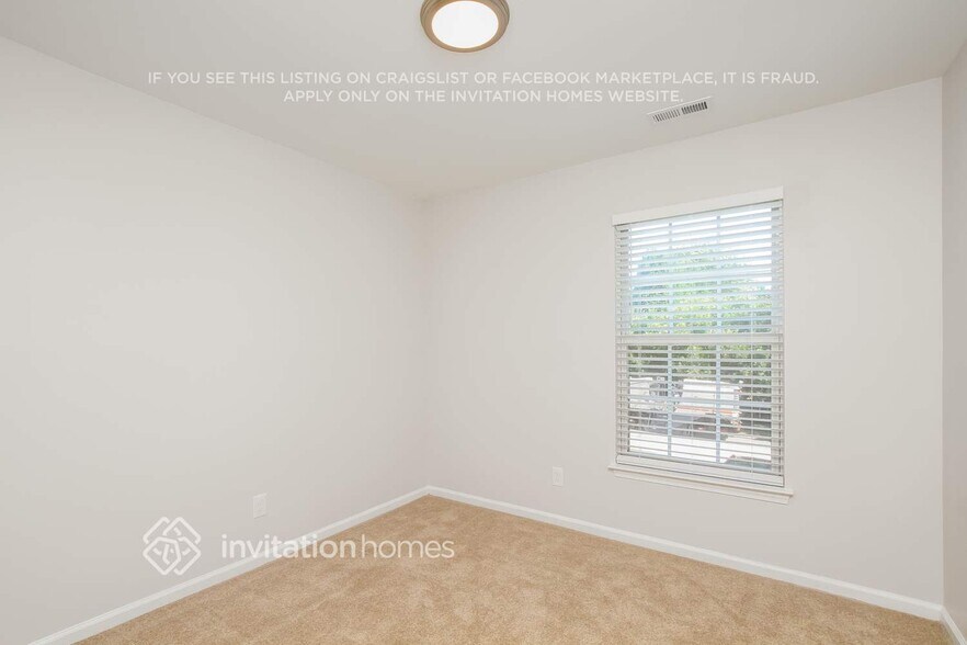 Building Photo - 162 Grayland Rd