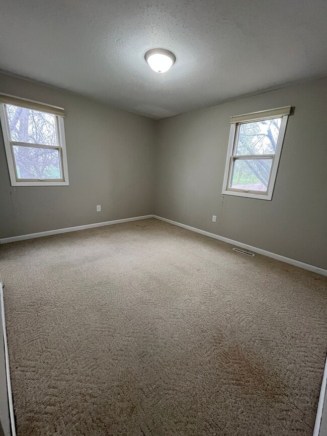 Building Photo - 4 Bed/2 Bath Rental Home with Fenced in Yard!