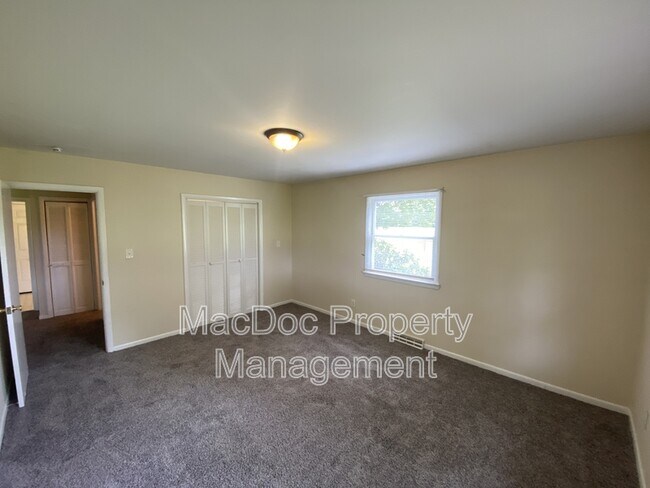 Building Photo - 10291 Paige Rd