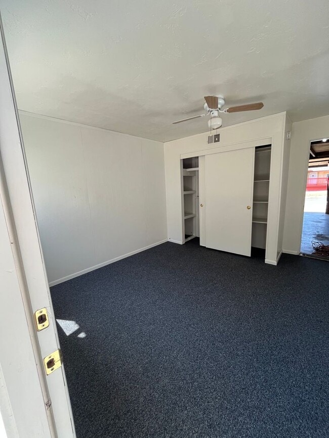 Building Photo - Centrally Located 3/1