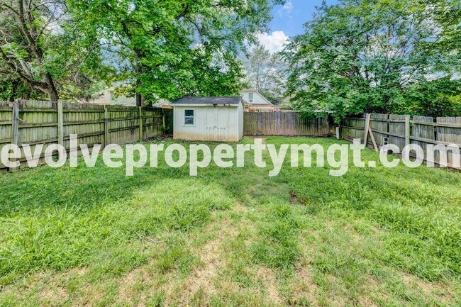 Building Photo - 6843 Maury Dr